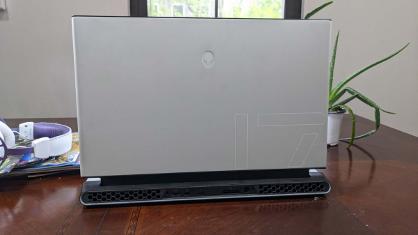 Обзор Alienware M17 R3 (2020)